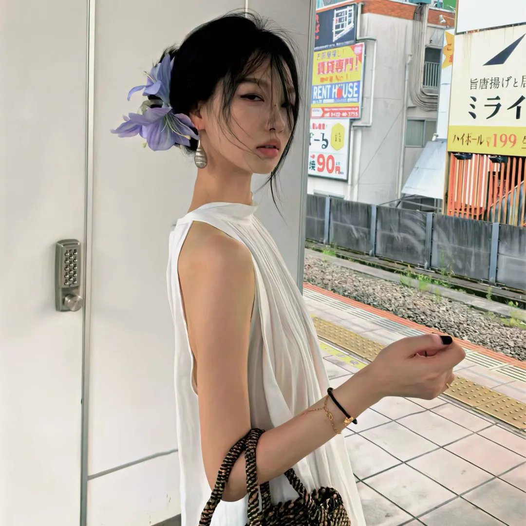 监狱三年后她登临至高